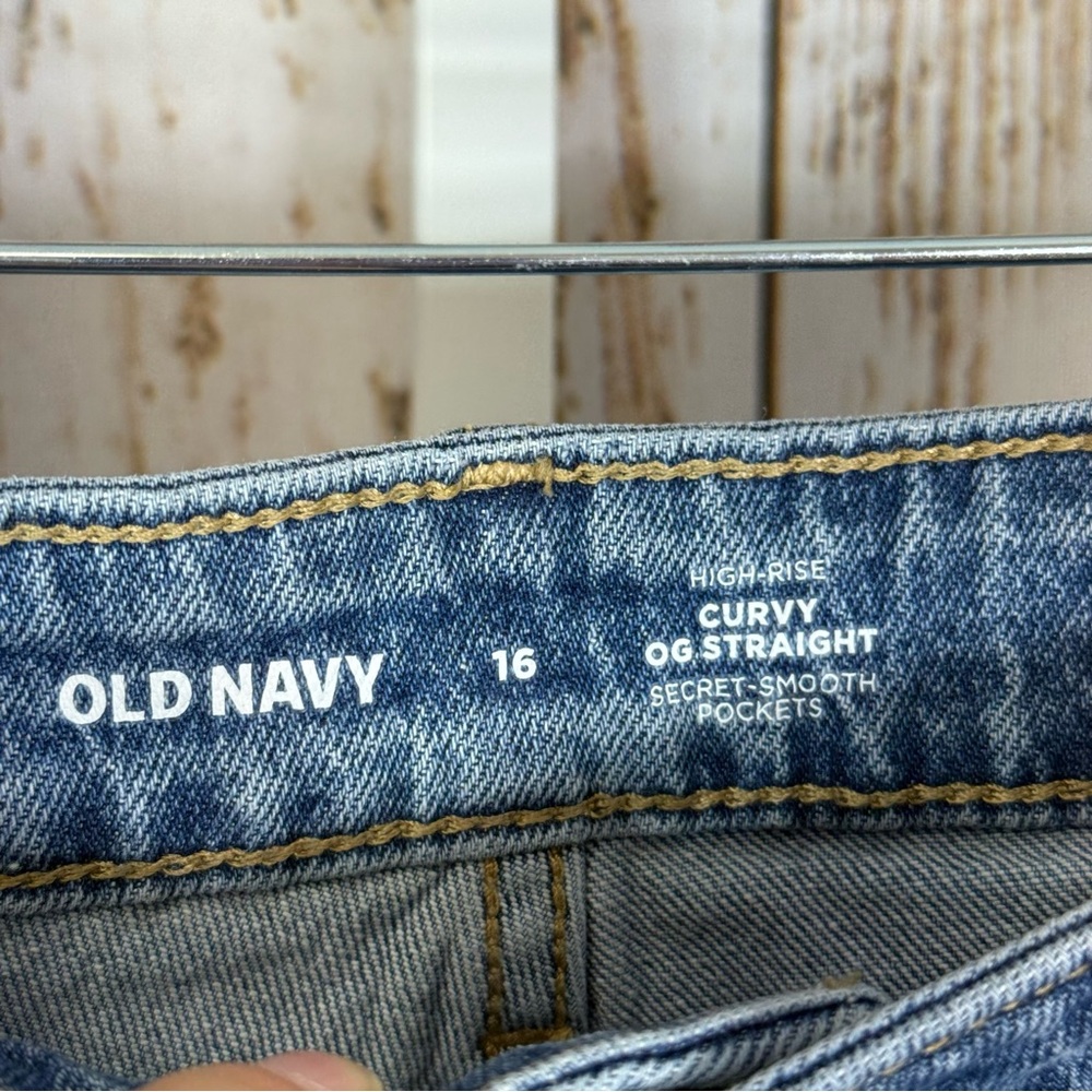 Old Navy, Women's Curvy OG Straight High Rise Jeans - Light Blue. Size 16. - Picture 3 of 5